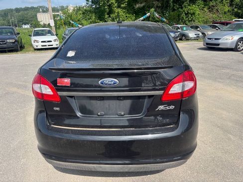 Used 2013 Ford Fiesta SE FWD image 10