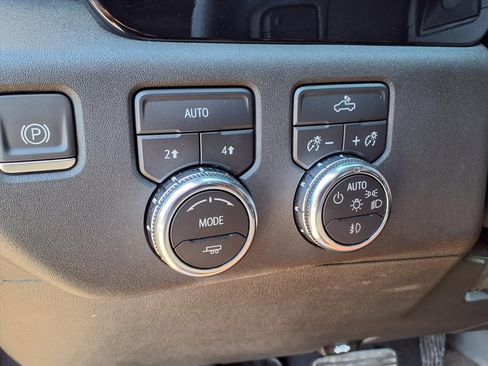 Used 2023 GMC Sierra 1500 Elevation image 27