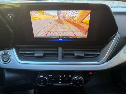 Used 2024 Chevrolet Trax LT image 15