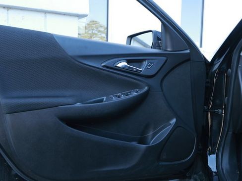 Used 2025 Chevrolet Malibu LT image 21