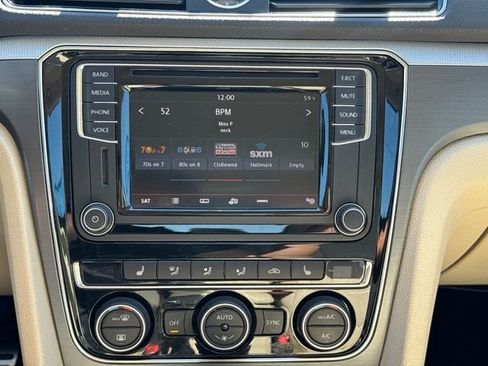 Used 2017 Volkswagen Passat 1.8T R-Line FWD image 24