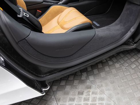 New 2027 McLaren 750S Spider RWD image 38