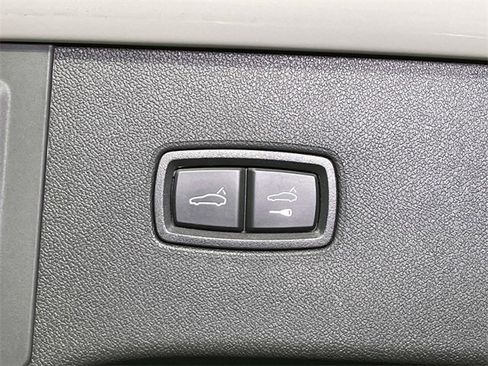 Used 2024 Porsche Cayenne image 21