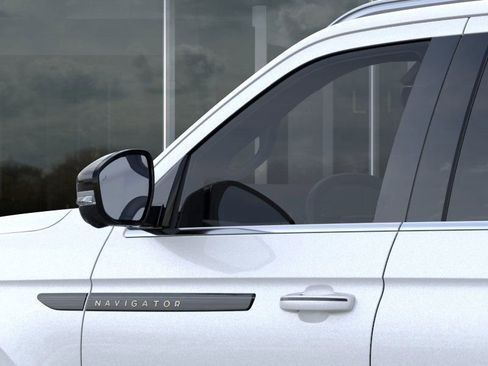 New 2025 Lincoln Navigator L Black Label image 20