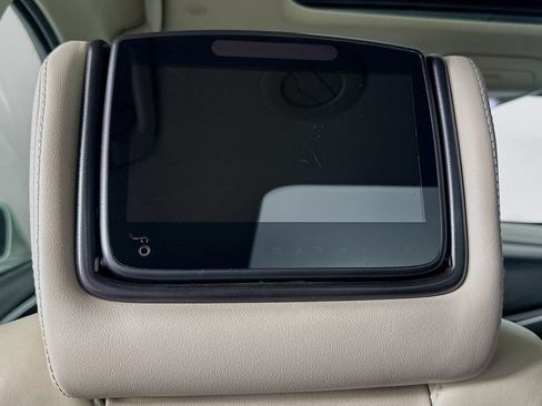 Used 2019 Buick Enclave Premium w/ Experience Buick Package FWD image 25