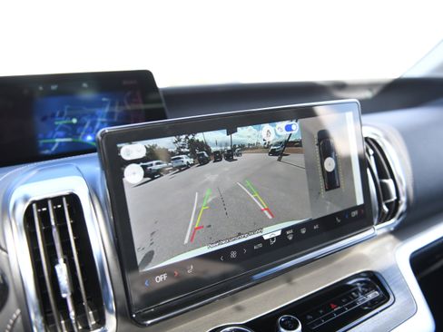 New 2026 Ford Expedition Max Platinum w/ Driver's Package image 26