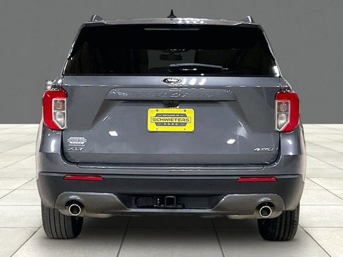 Certified 2023 Ford Explorer XLT w/ Equipment Group 202A AWD/4WD image 4
