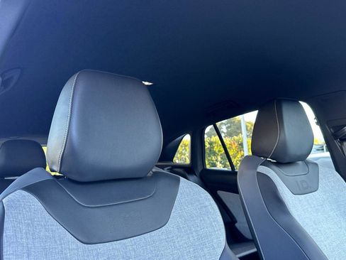 Used 2024 Volkswagen ID.4 2WD image 16