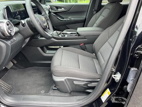 Used 2026 Chevrolet Equinox LT w/ Safety and Technology Package AWD/4WD image 11