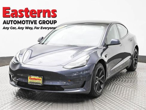Used 2023 Tesla Model 3 Standard Range RWD image 1