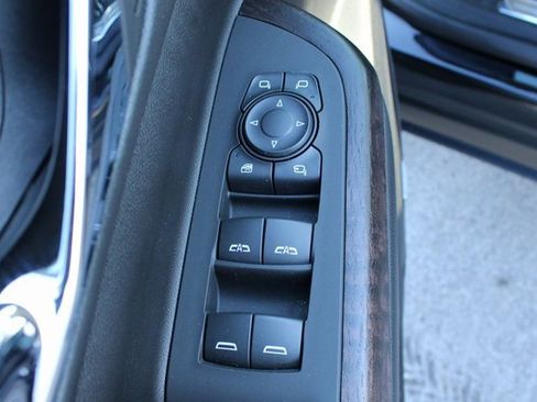 Used 2022 GMC Acadia Denali w/ Denali Ultimate Package image 11