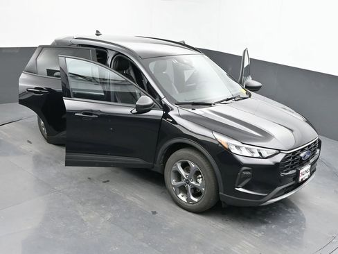 Used 2025 Ford Escape ST-Line image 42