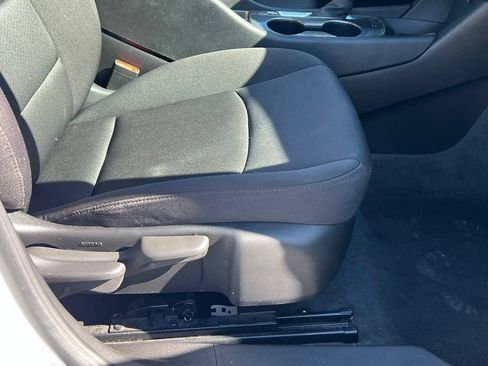 Used 2024 Chevrolet Malibu LS FWD image 16