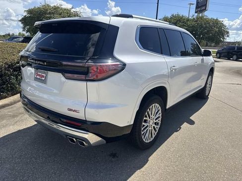 Used 2025 GMC Acadia Denali w/ Super Cruise Package FWD image 5