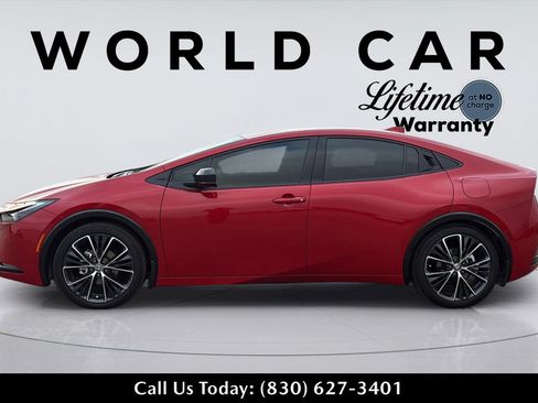 Used 2024 Toyota Prius XLE FWD image 11