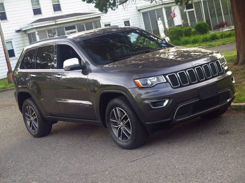 Used 2018 Jeep Grand Cherokee Limited AWD/4WD image 34