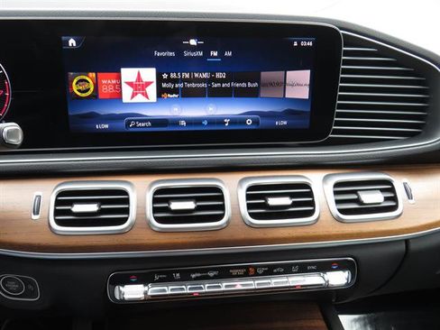 Used 2025 Mercedes-Benz GLE 350 4MATIC w/ Winter Package image 14