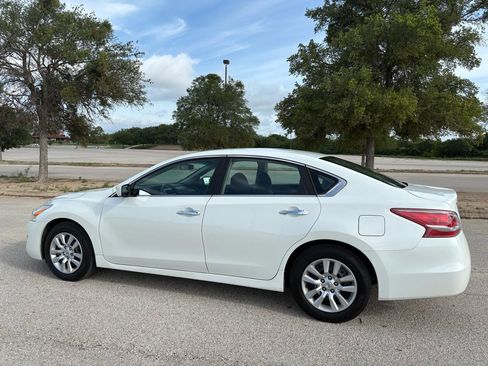 Used 2013 Nissan Altima 2.5 S FWD image 8