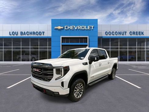 Used 2022 GMC Sierra 1500 AT4 w/ AT4 Premium Package AWD/4WD image 4