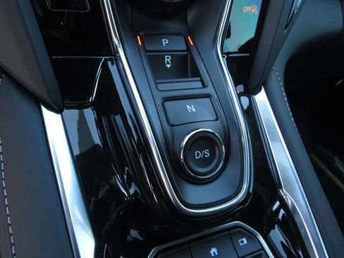 Certified 2025 Acura RDX SH-AWD image 23