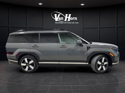 Used 2025 Hyundai Santa Fe Limited image 2