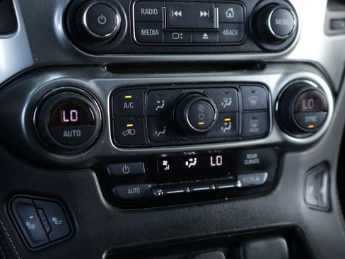 Used 2020 Chevrolet Tahoe LT AWD/4WD image 19
