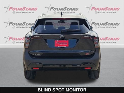 New 2026 Nissan Kicks SR image 5