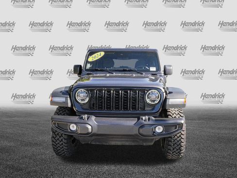 Used 2024 Jeep Wrangler Unlimited AWD/4WD image 3