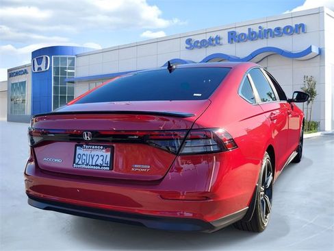 Used 2023 Honda Accord Sport image 4