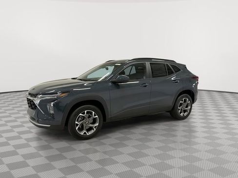 New 2026 Chevrolet Trax LT w/ Driver Confidence Package FWD image 5
