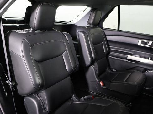 Used 2022 Ford Explorer XLT w/ Equipment Group 202A image 29
