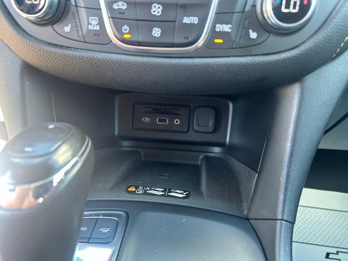 Used 2019 Chevrolet Equinox Premier AWD/4WD image 23