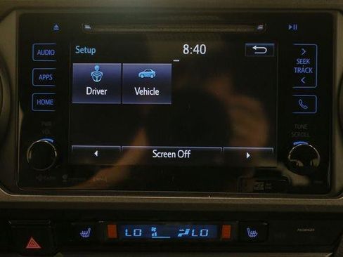 Used 2017 Toyota Tacoma TRD Sport image 29