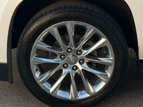 Used 2018 Cadillac Escalade Premium Luxury image 8