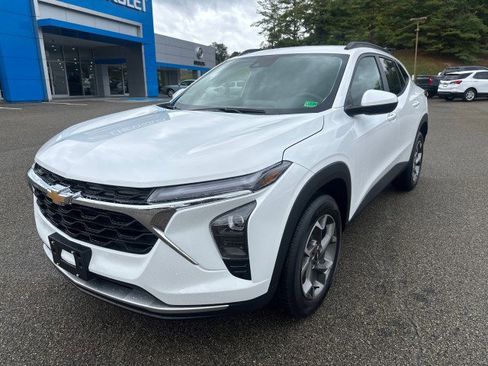 New 2026 Chevrolet Trax LT w/ Driver Confidence Package image 1