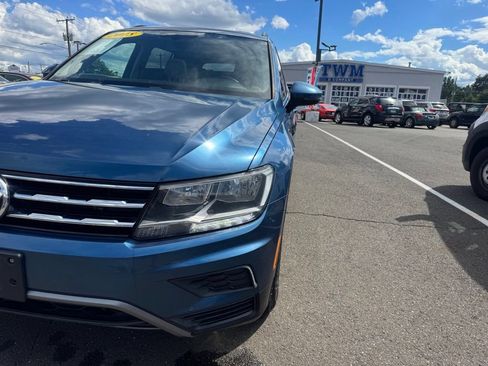 Used 2018 Volkswagen Tiguan SE w/ Panoramic Sunroof Package AWD/4WD image 11