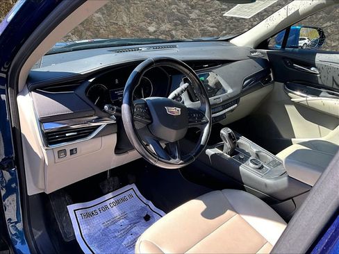Used 2019 Cadillac XT4 Luxury w/ Trailering Package AWD/4WD image 12