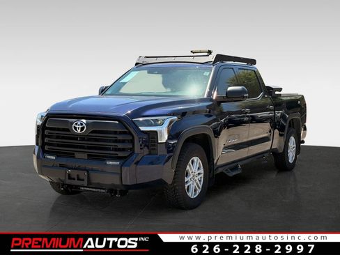 Used 2022 Toyota Tundra SR5 w/ SR5 Convenience Package AWD/4WD image 1