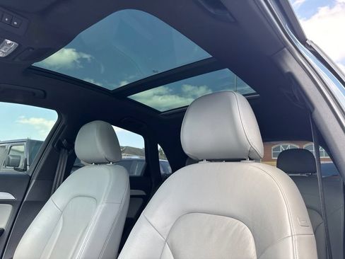 Used 2018 Audi Q3 2.0T Premium w/ Convenience Package AWD/4WD image 9