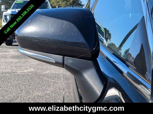 Used 2022 Toyota Avalon XLE image 10