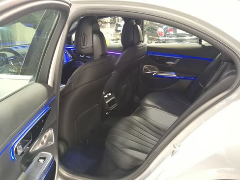 Certified 2025 Mercedes-Benz E 350 4MATIC Sedan image 13