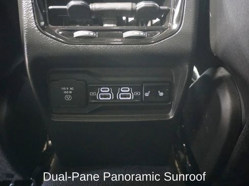 Used 2024 Jeep Grand Cherokee Limited w/ Luxury Tech Group II image 10