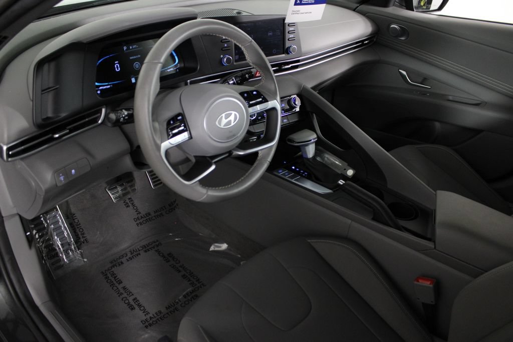 Certified 2025 Hyundai Elantra Sport FWD image 19