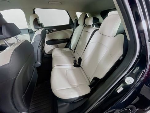 Used 2024 Kia Sportage EX image 24