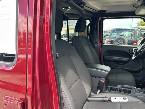 Used 2021 Jeep Wrangler Unlimited Sport image 21