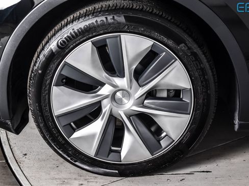 Used 2021 Tesla Model Y Long Range image 10