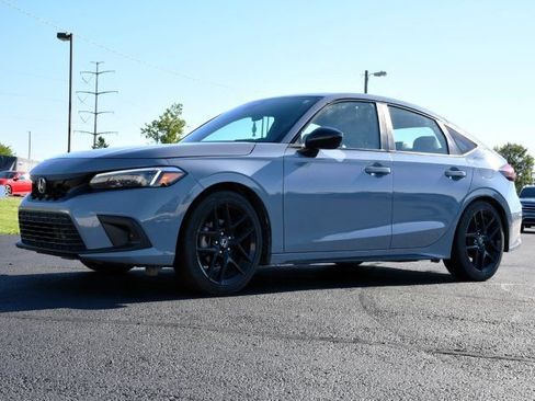 Used 2024 Honda Civic Sport image 3