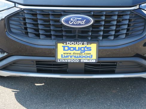 Used 2025 Ford Escape Platinum AWD/4WD image 9
