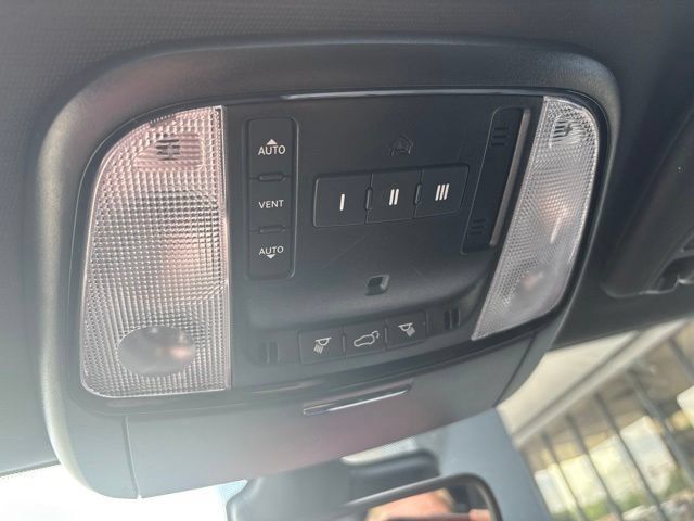 Used 2024 Dodge Durango GT AWD/4WD image 16