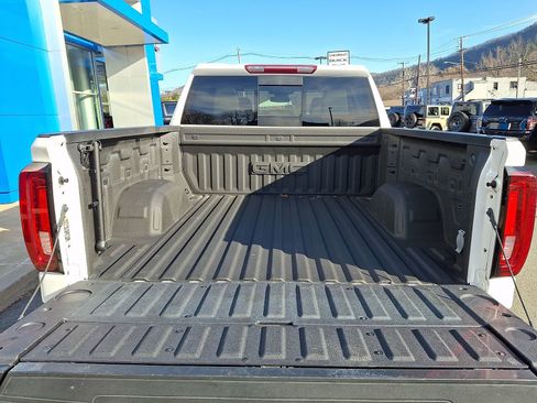 Used 2024 GMC Sierra 1500 SLT w/ SLT Premium Plus Package image 28